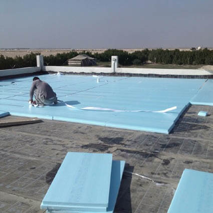 عزل أسطح فعال ضد الحرارة والمياه حلول عزل حراري ومائي بأحدث التقنيات للأسطح والخزانات.