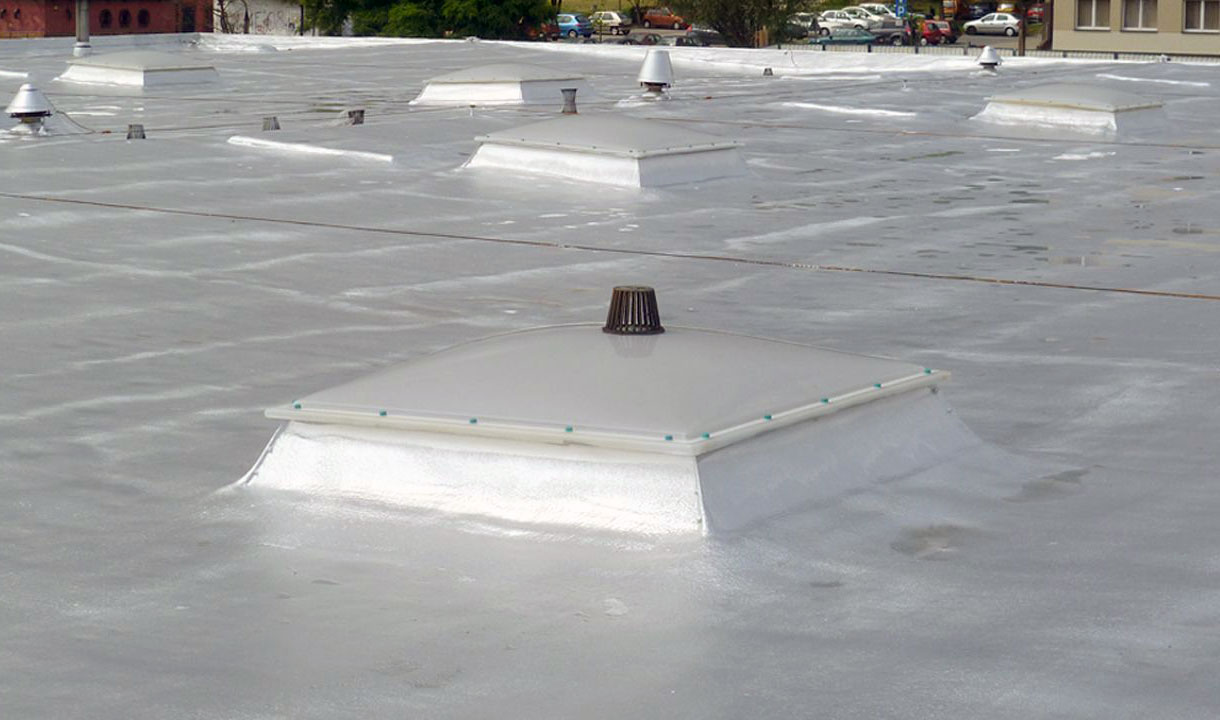 عزل للمسابح والخزانات حلول فعالة لحماية المسابح والخزانات من التسربات والعوامل المائية.