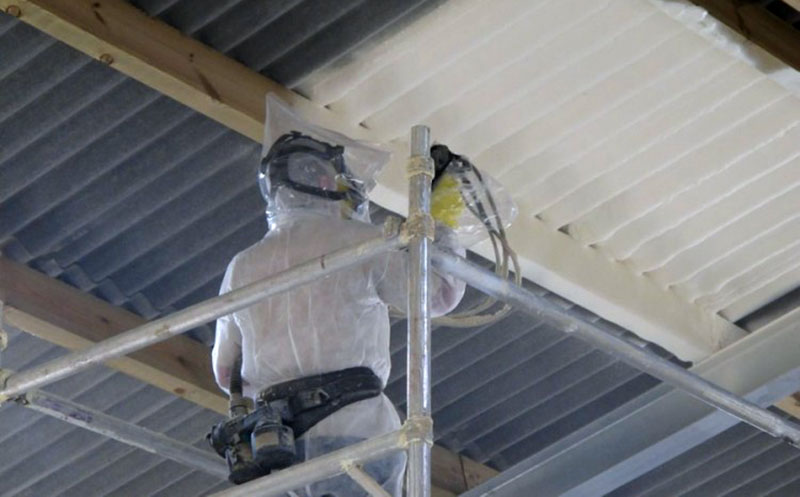 عوازل هناجر ضد الحرارة والرطوبة في الدمام لتوفير بيئة عمل مثالية