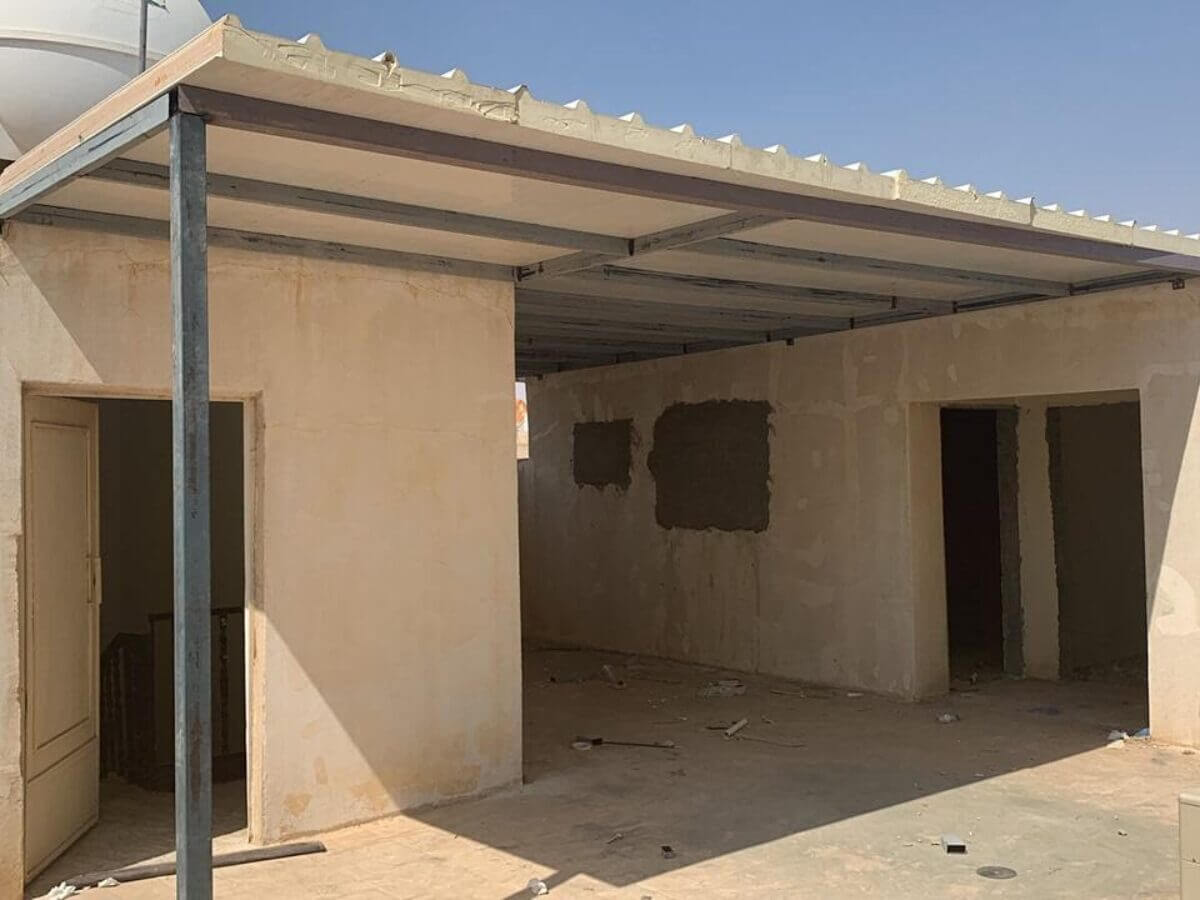 مناسب للأسطح الجدرانية والأسطح السقف لتغطية فعّالة.